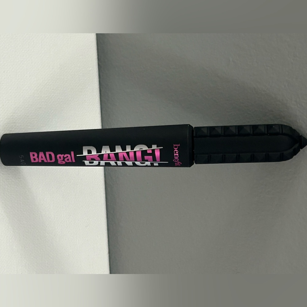NWOT—Benefit BAD gal BANG! Volumizing Mascara—Black🟣